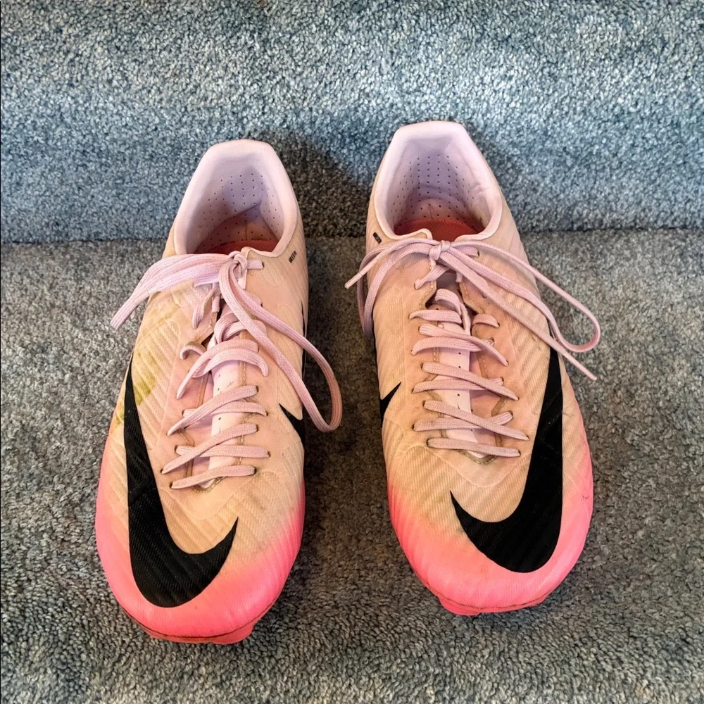 Nike Men's Zoom Mercurial Vapor 15 Academy MG
SIZE:8.5 - Picture 2 of 13